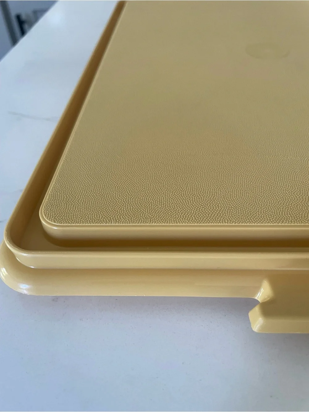 Vintage Tupperware Cake Carrier Rectangular with handle yellow #0221